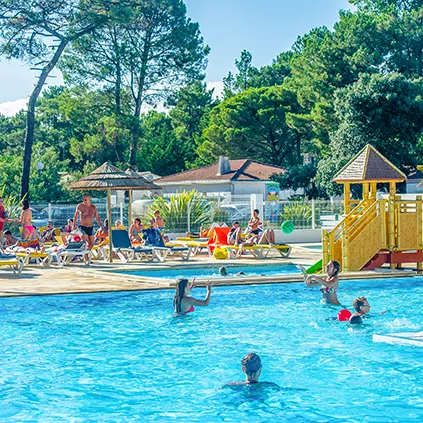 camping beheizter pool tranche sur mer