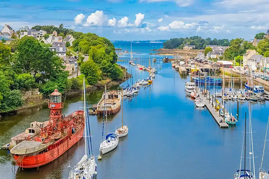 locronan in finistere entdecken